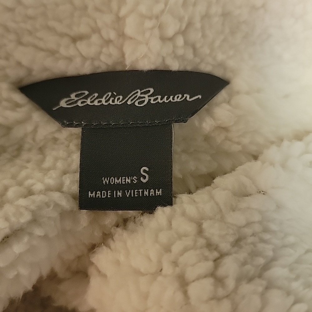 Eddie Bauer woman's button- less soft throw on jacket. Size small - Picture 8 of 9